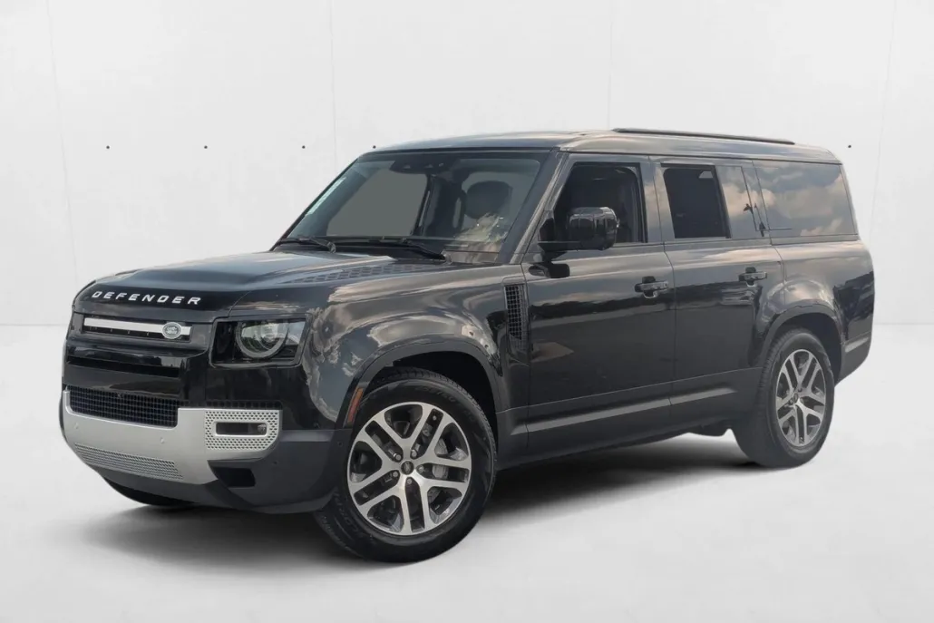 2025 Land Rover Defender 130 S photo 1