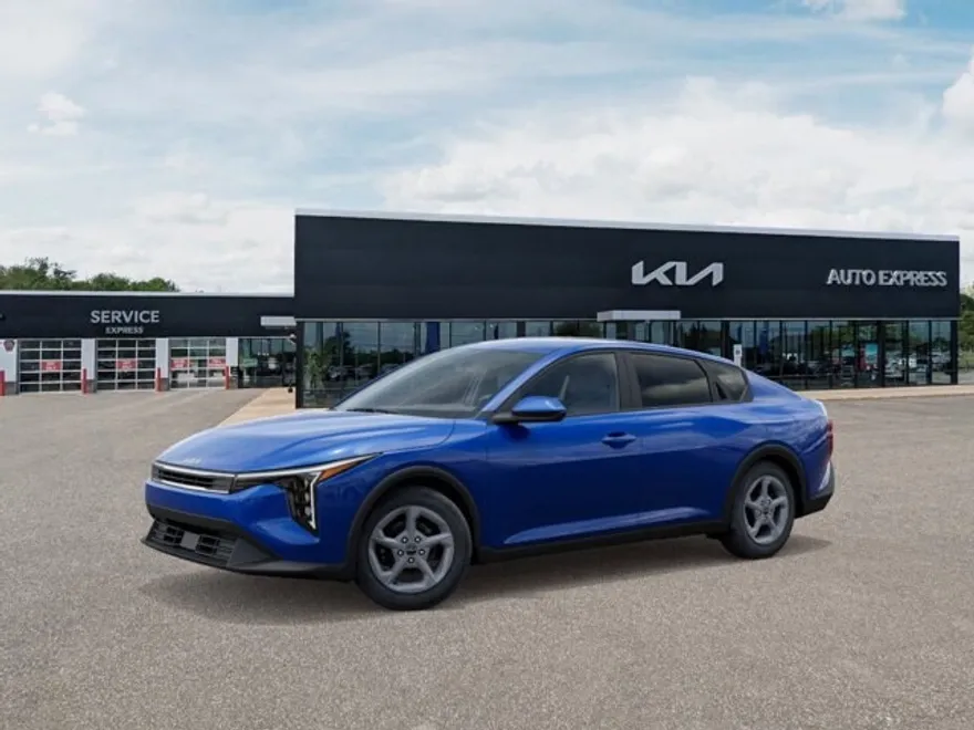 2025 Kia K4 LXS photo 1