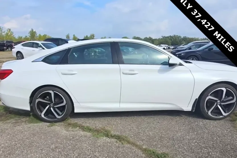 2019 Honda Accord Sport photo 1