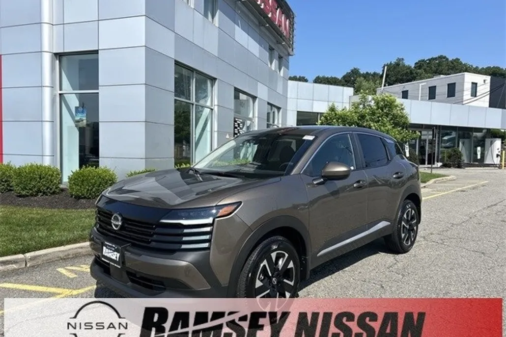 2025 Nissan Kicks SV photo 1