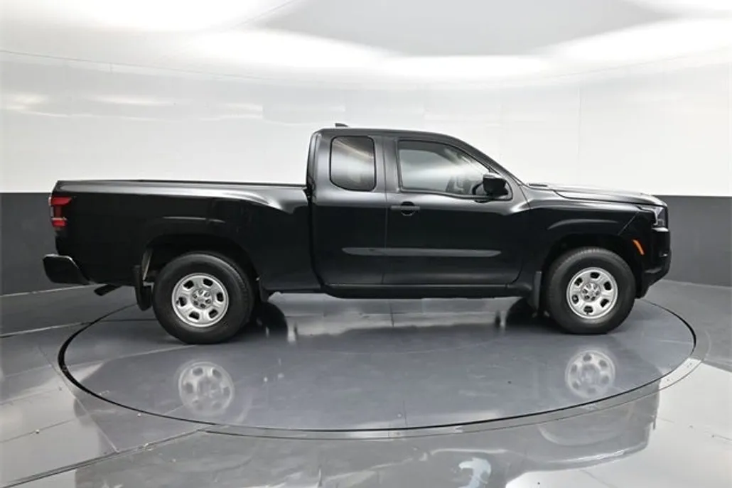 2023 Nissan Frontier S photo 1