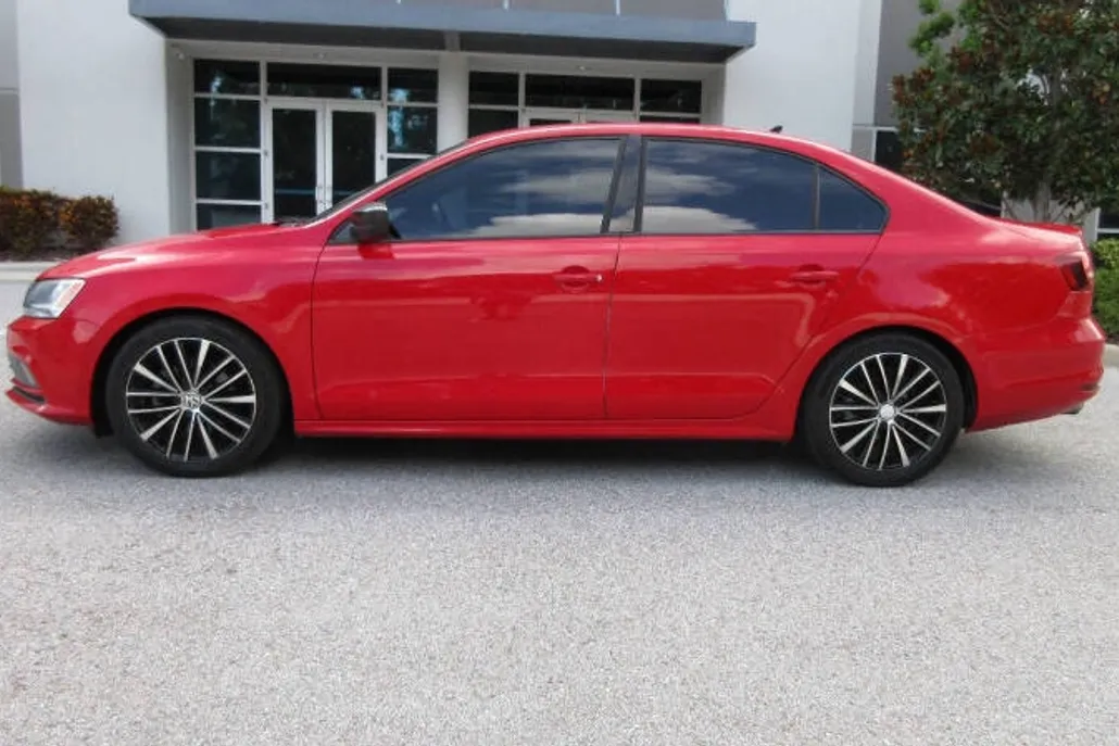 2016 Volkswagen Jetta 1.8T Sport photo 1