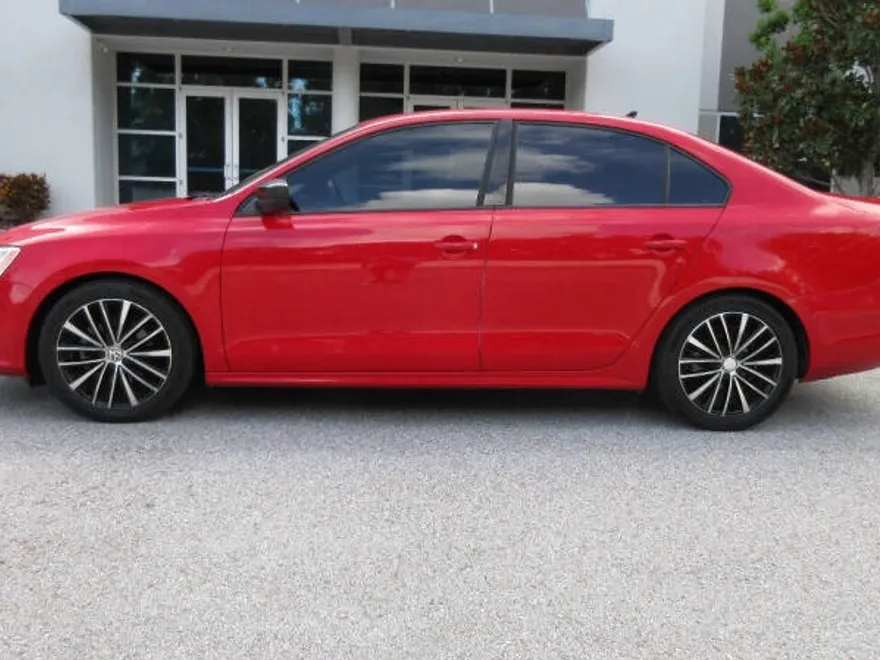 2016 Volkswagen Jetta 1.8T Sport photo 1