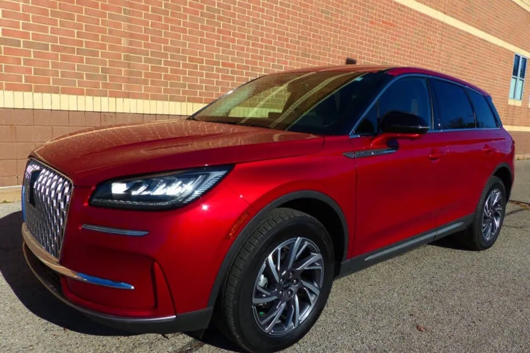 2024 Lincoln Corsair Premiere photo 1