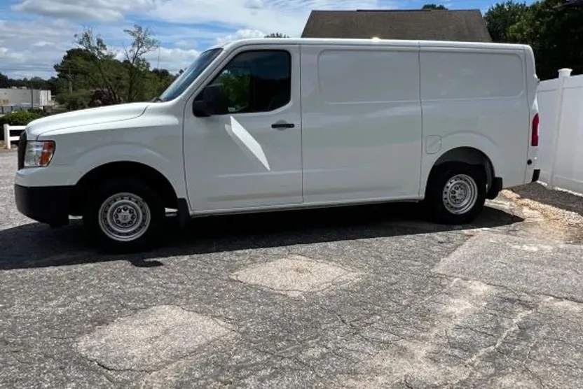 2020 Nissan NV2500 HD Cargo S photo 1