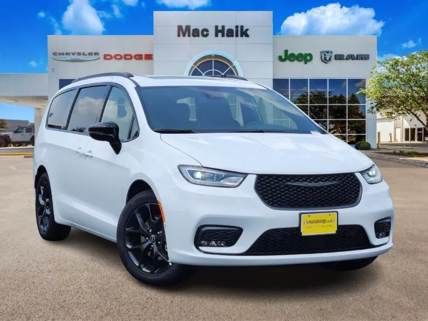 2026 Chrysler Pacifica Limited photo 1