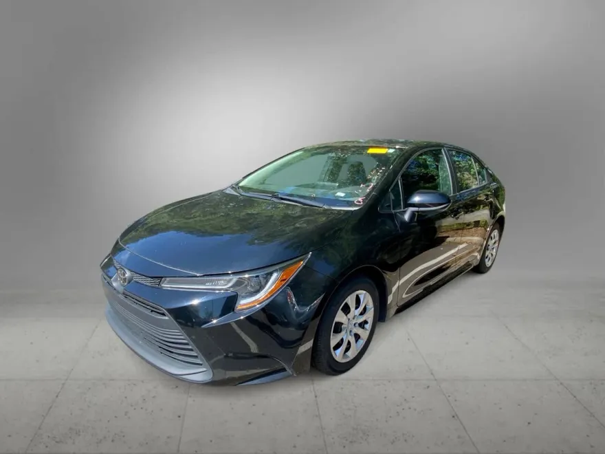 2023 Toyota Corolla LE photo 1