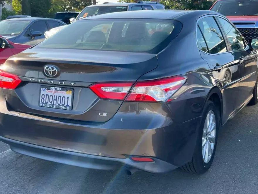 2018 Toyota Camry L photo 1
