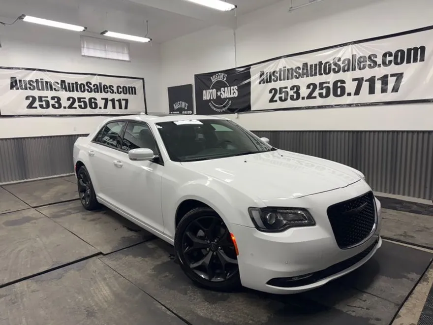 2023 Chrysler 300 S photo 1