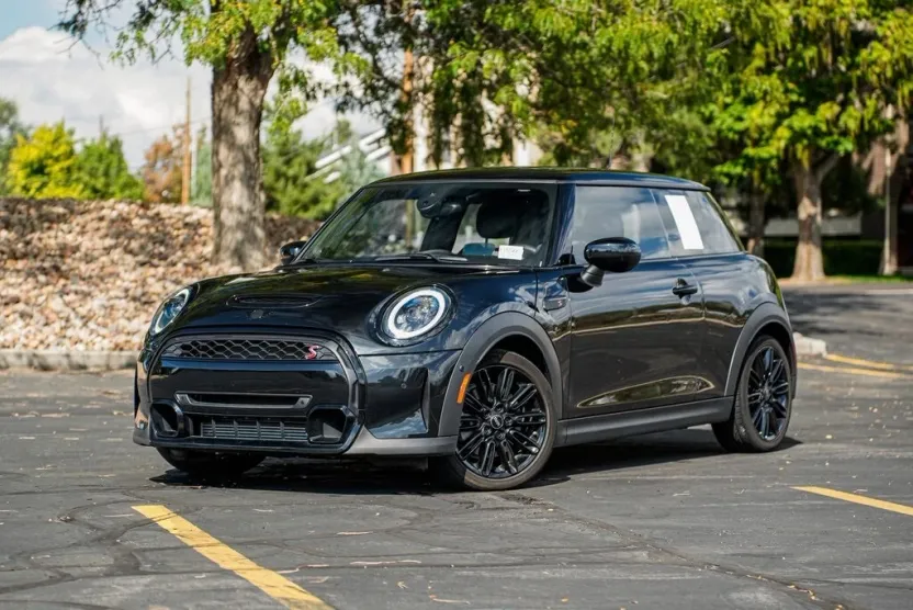 2023 Mini Cooper 2 Door Hardtop S photo 1
