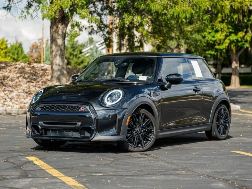 2023 Mini Cooper 2 Door Hardtop S photo 1