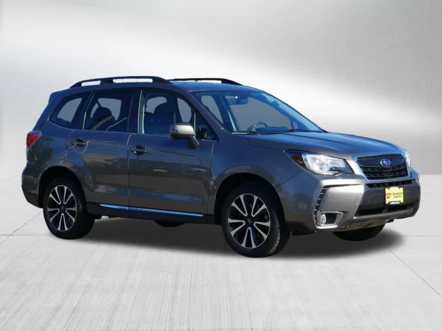 2017 Subaru Forester Touring photo 1