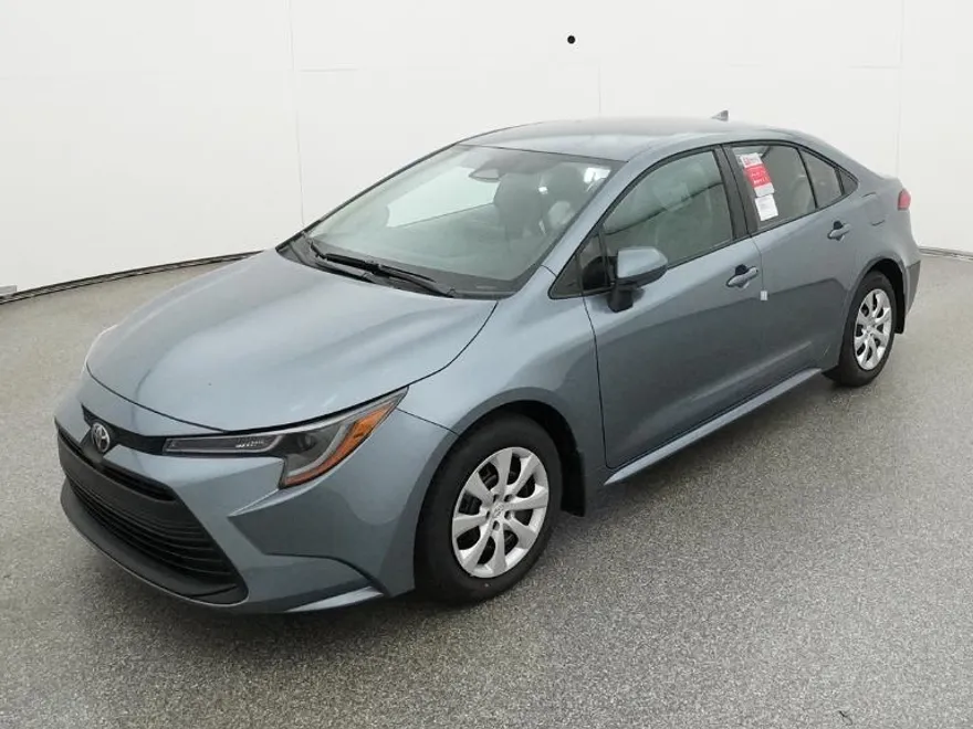2025 Toyota Corolla LE photo 1