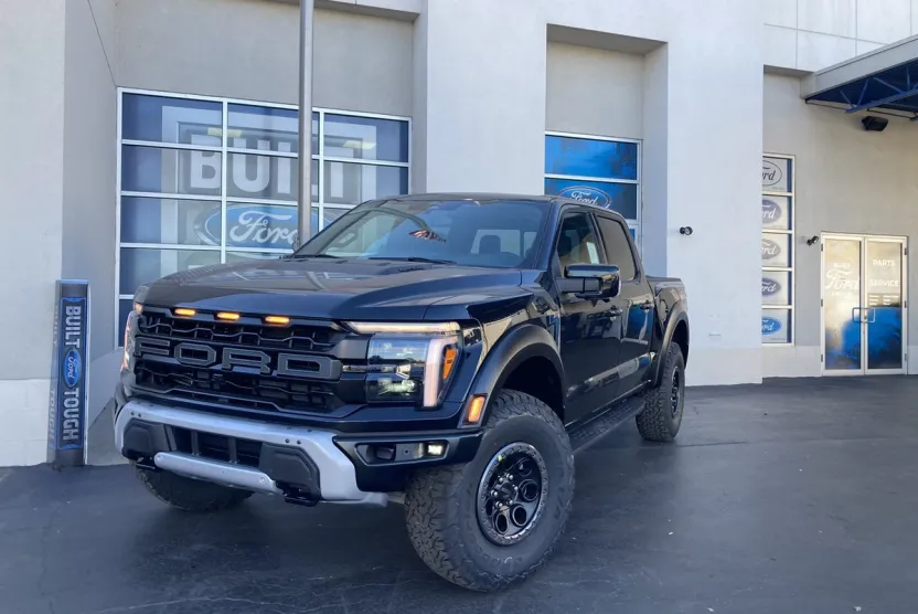 2025 Ford F-150 Raptor photo 1