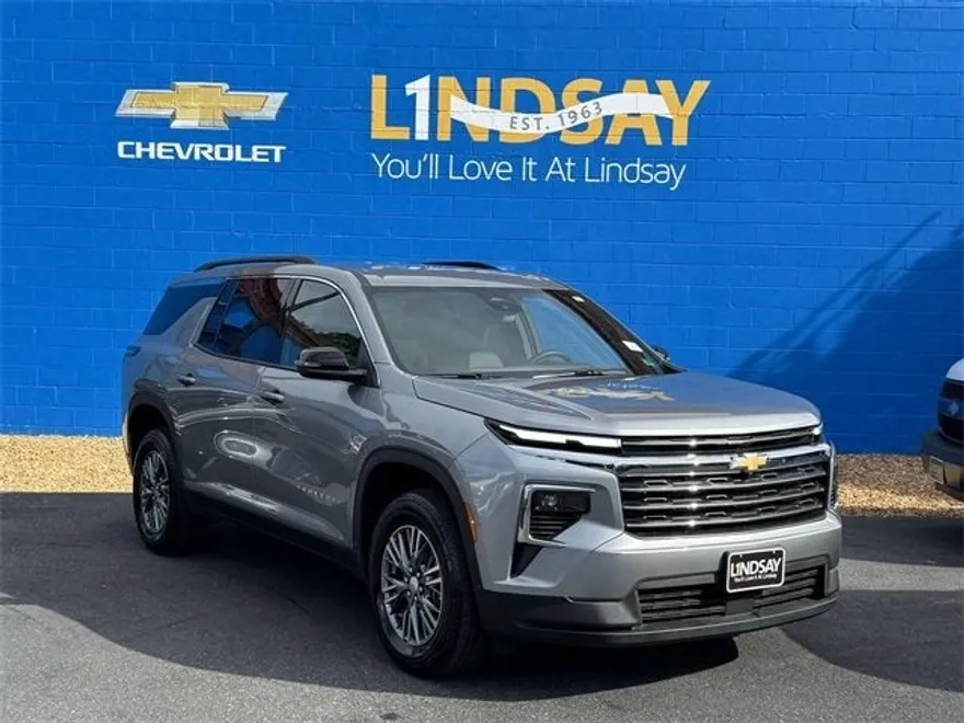 2025 Chevrolet Traverse photo 1