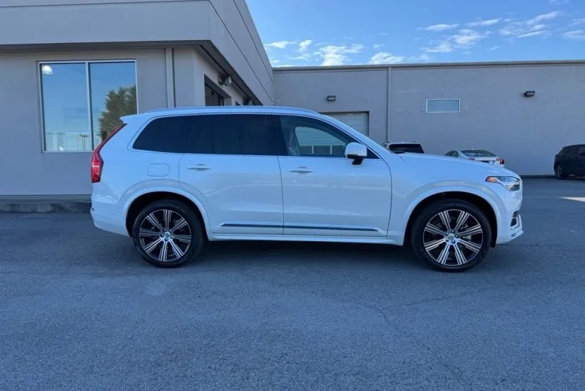 2025 Volvo XC90 Plus AWD photo 1