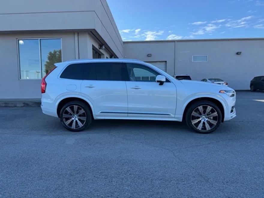 2025 Volvo XC90 Plus AWD photo 1