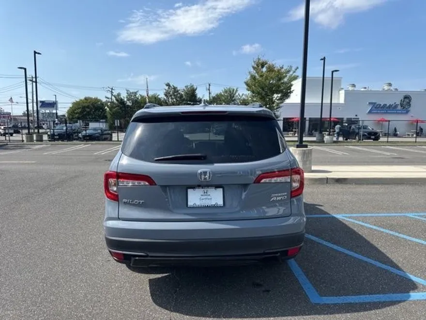 2022 Honda Pilot Special Edition photo 1