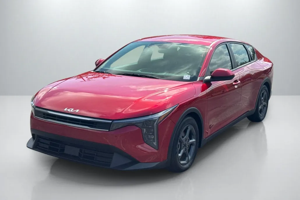 2025 Kia K4 LXS photo 1