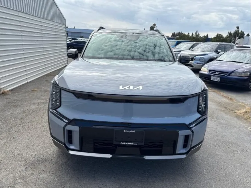 2026 Kia EV9 GT-Line photo 1