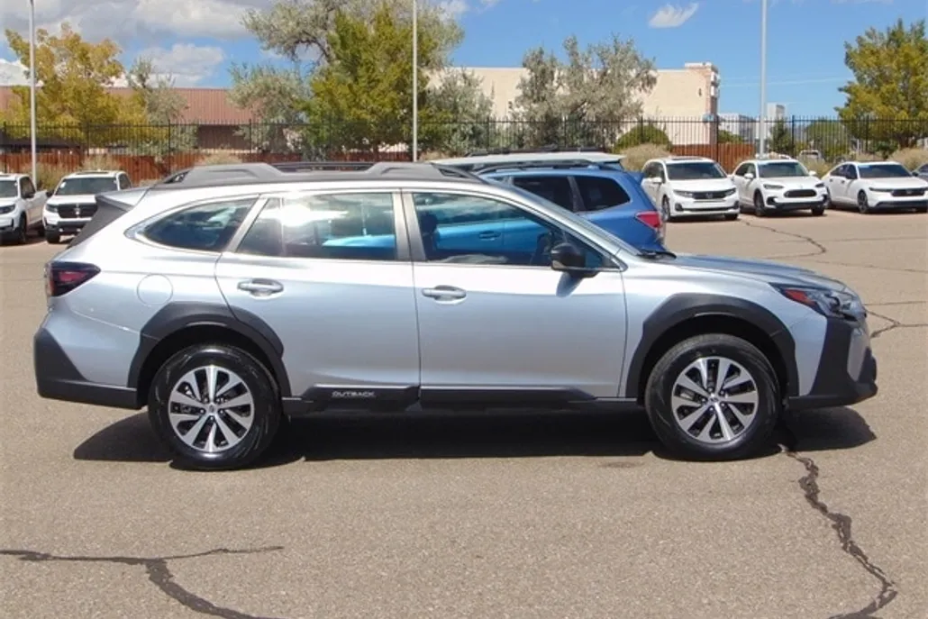 2024 Subaru Outback Base photo 1