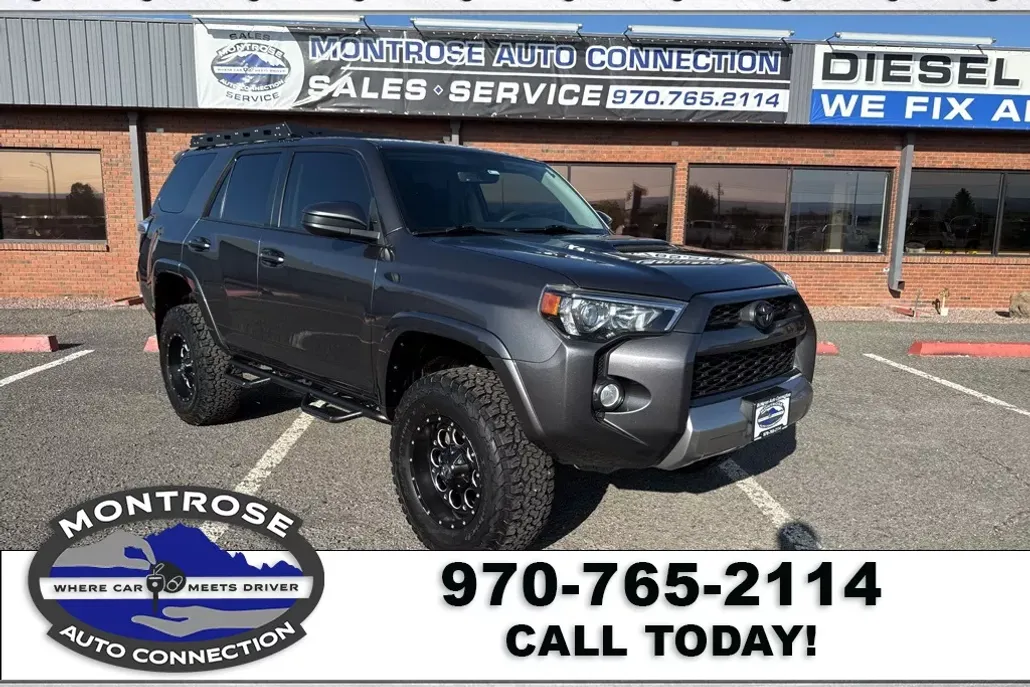 2017 Toyota 4Runner TRD Off-Road photo 1