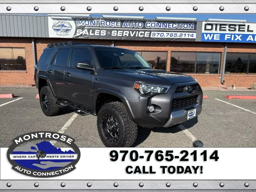 2017 Toyota 4Runner TRD Off-Road photo 1