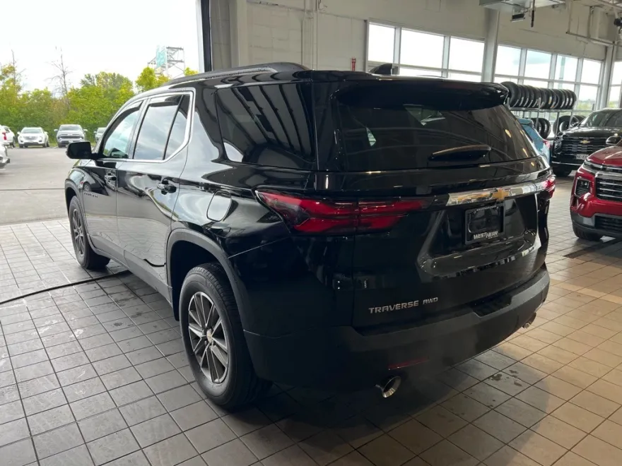 2023 Chevrolet Traverse Cloth 1LT photo 1