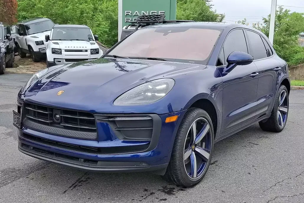 2024 Porsche Macan Base photo 1