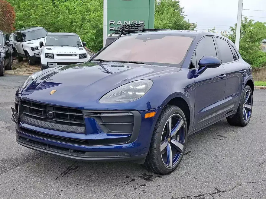 2024 Porsche Macan Base photo 1