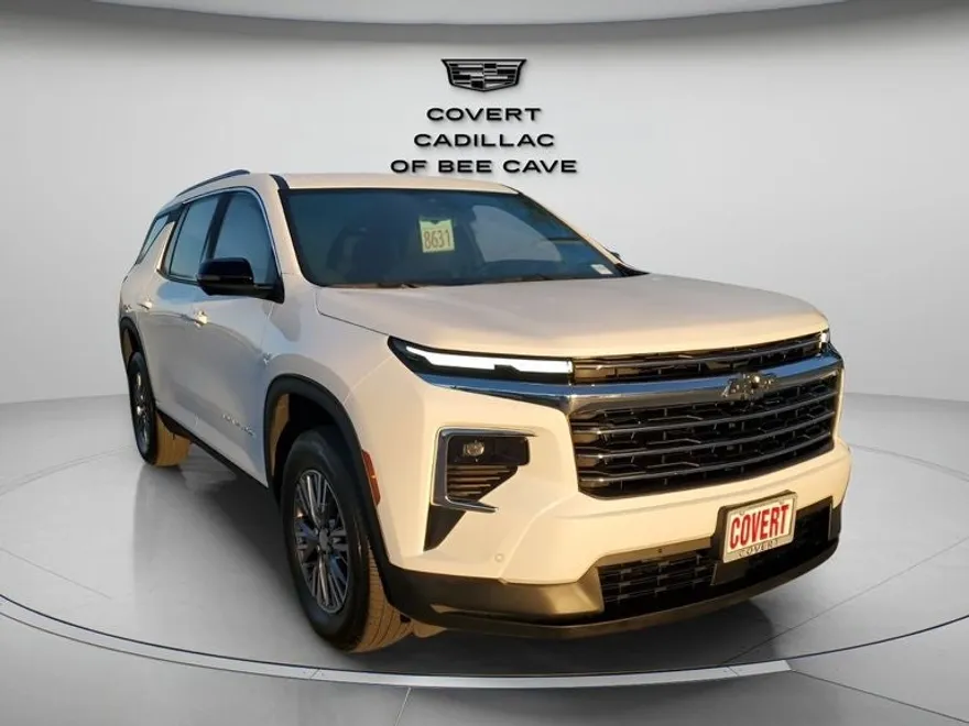 2024 Chevrolet Traverse 2LT photo 1