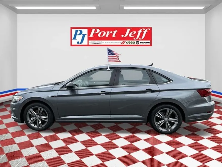 2021 Volkswagen Jetta R-Line photo 1