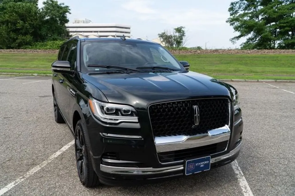 2023 Lincoln Navigator Black Label photo 1