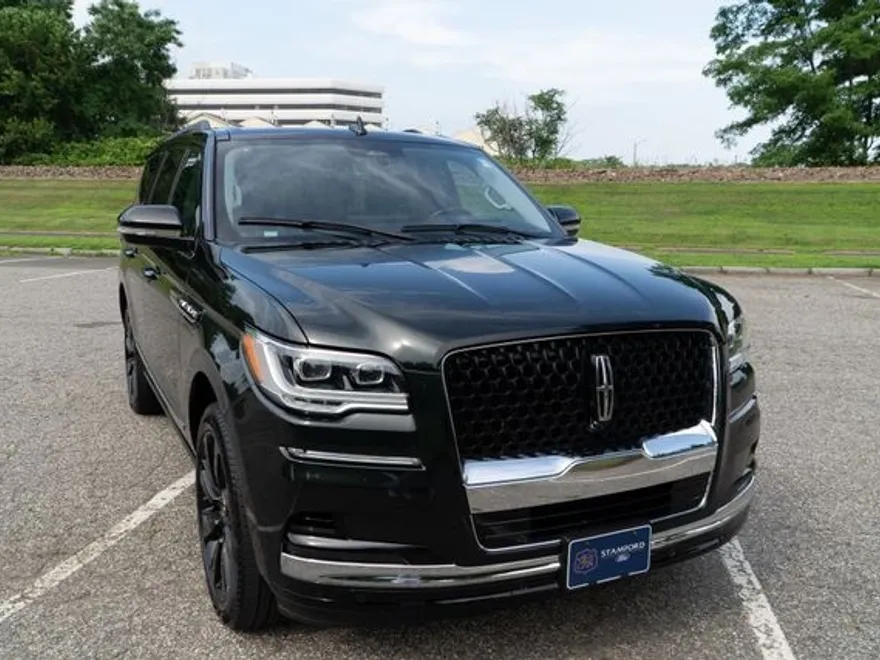 2023 Lincoln Navigator Black Label photo 1