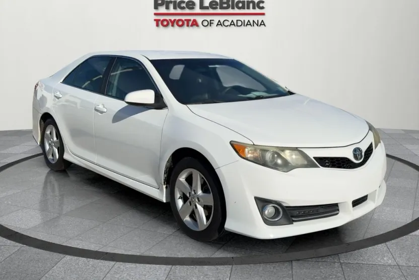 2014 Toyota Camry L photo 1