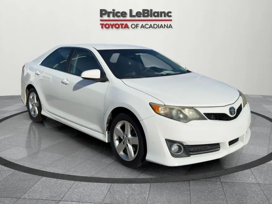 2014 Toyota Camry L photo 1