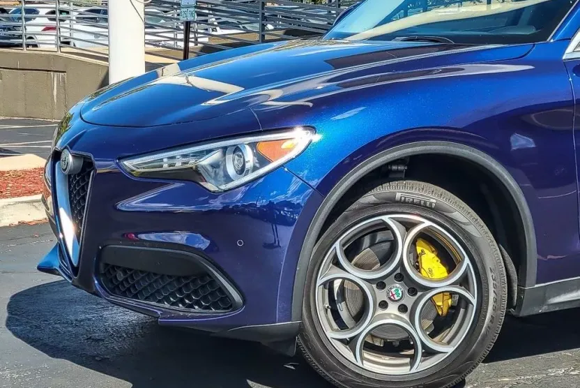 2019 Alfa Romeo Stelvio Ti photo 1