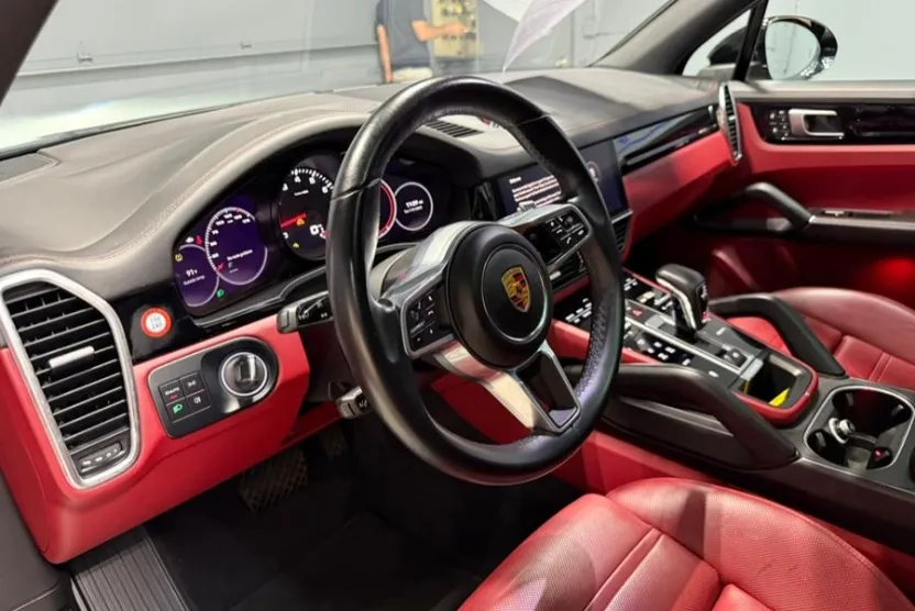 2022 Porsche Cayenne Base photo 1