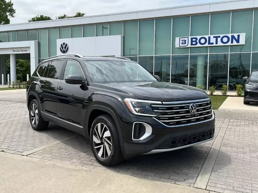 2025 Volkswagen Atlas SEL photo 1
