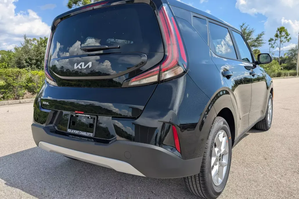 2025 Kia Soul S photo 1