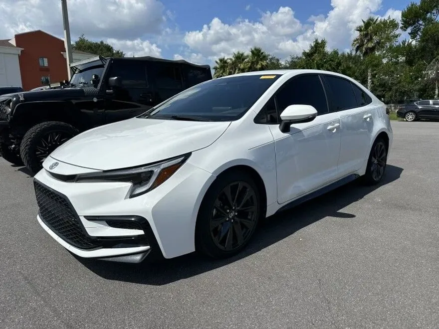 2023 Toyota Corolla XSE photo 1