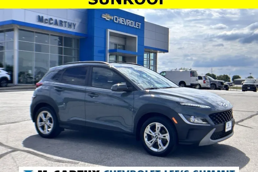 2022 Hyundai Kona SEL photo 1