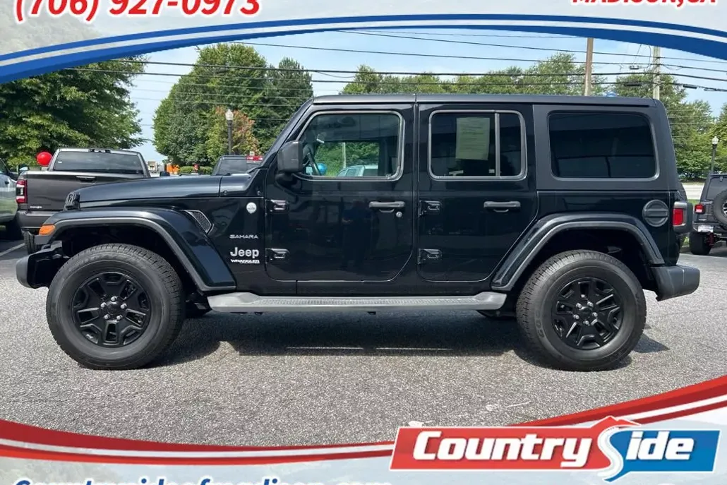 2019 Jeep Wrangler Unlimited Sahara photo 1