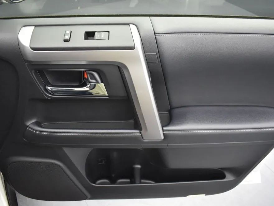 2024 Toyota 4Runner SR5 photo 26