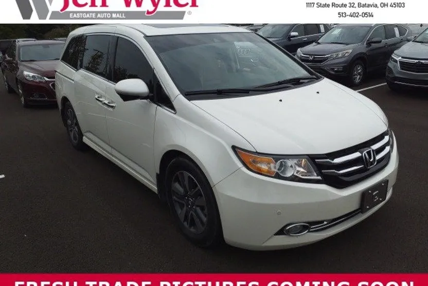 2016 Honda Odyssey Touring Elite photo 1