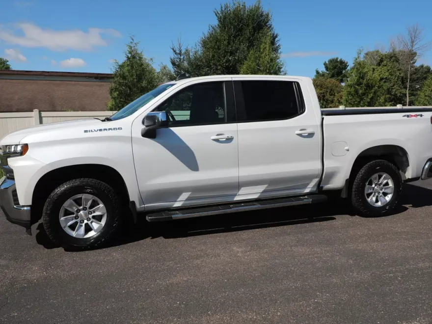 2022 Chevrolet Silverado 1500 LT photo 1