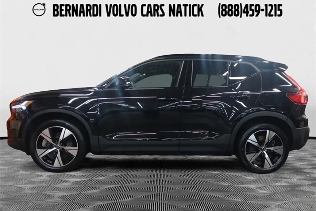 2022 Volvo XC40 Recharge P8 Plus photo 1