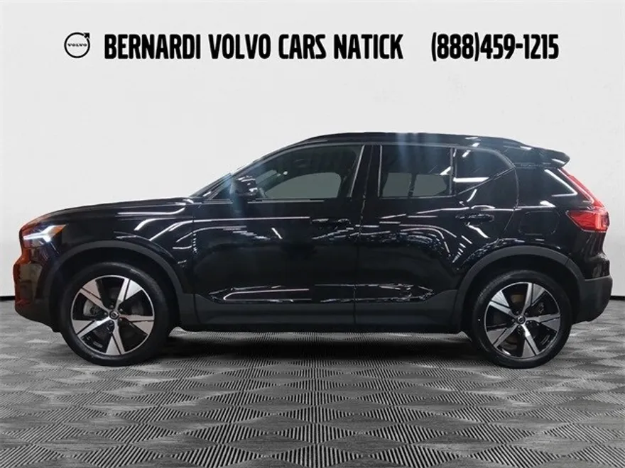 2022 Volvo XC40 Recharge P8 Plus photo 1