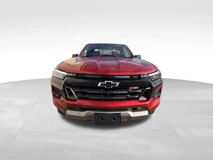 2025 Chevrolet Colorado Z71 photo 1