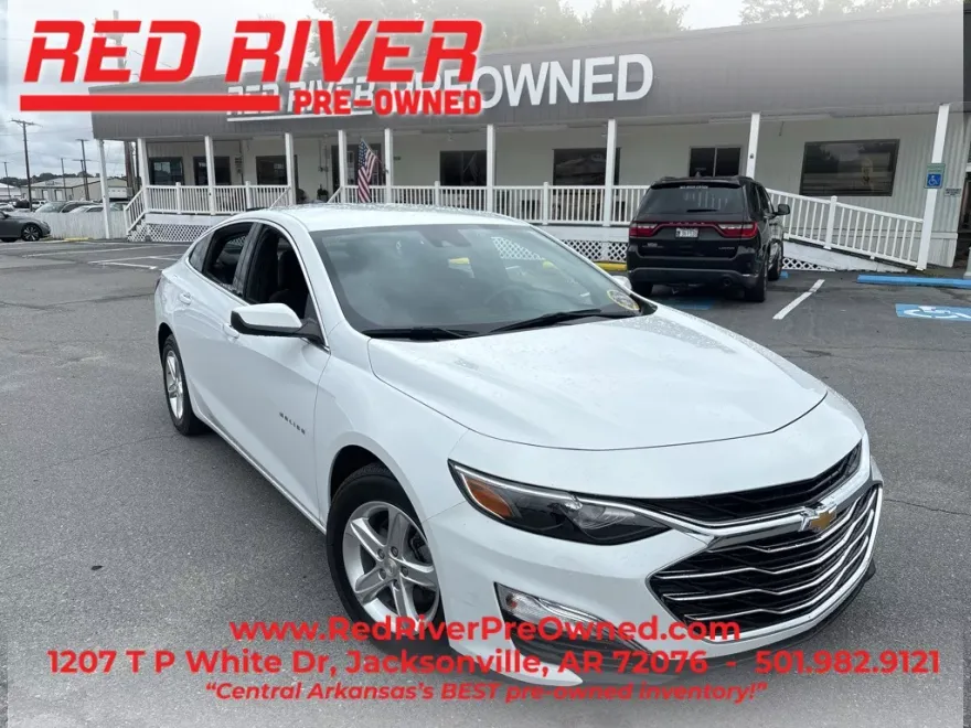 2023 Chevrolet Malibu LS photo 1